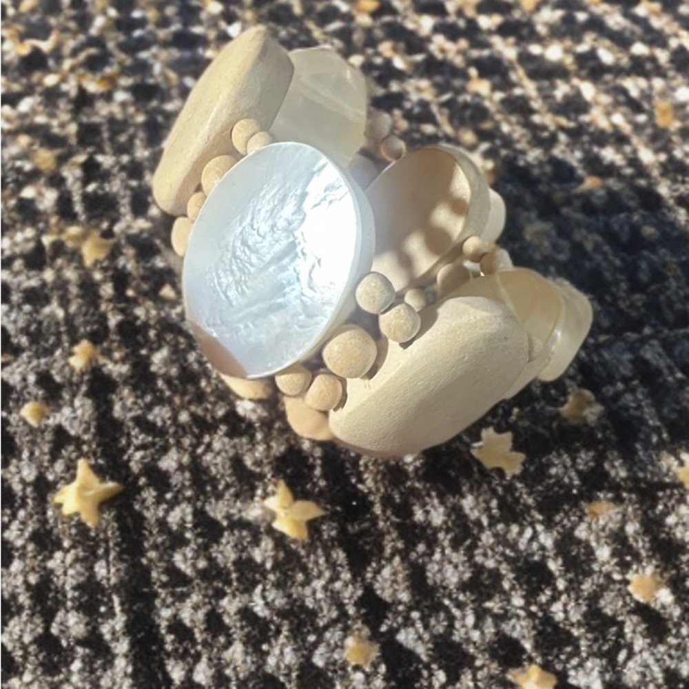 Beige and White Beaded Bracelet